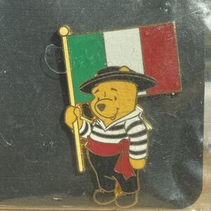 Disney Pin Winnie The Pooh Italy Flag Italian Edition Trading Pin New Sealed